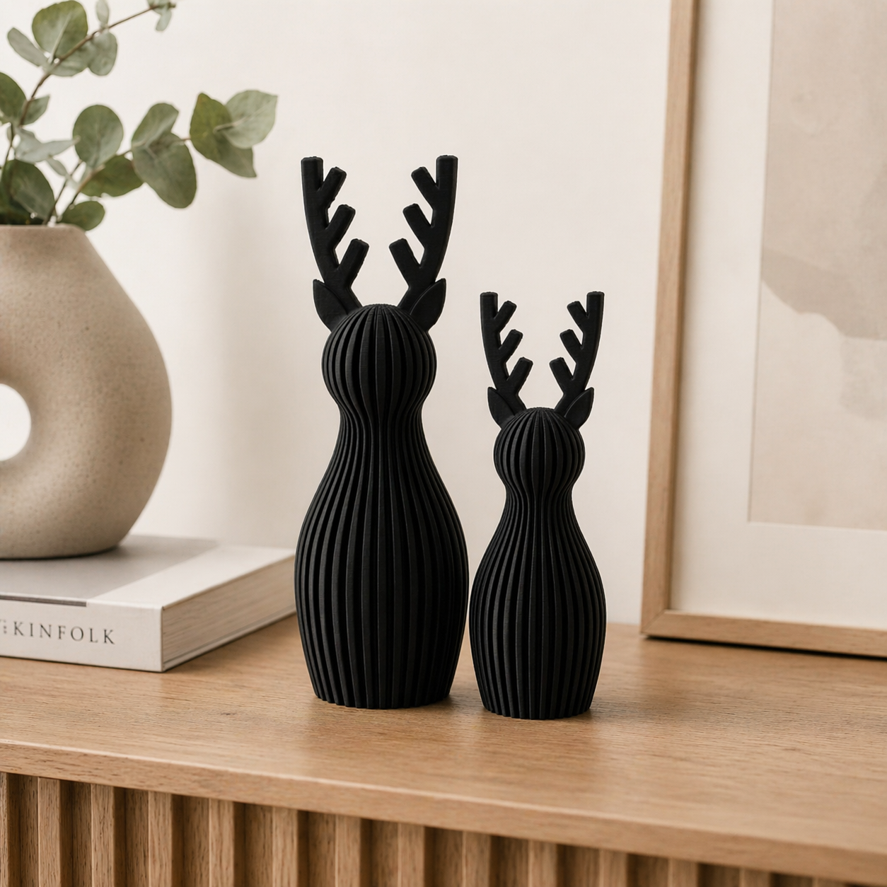 Scandi Japandi Rentier 3D Druck Deko – Minimalistische Hirsch/Elch Dekoration im skandinavischen Design – Gerippte Oberfläche – Moderne Winter- und Weihnachtsdeko (Bordeaux, klein & groß)