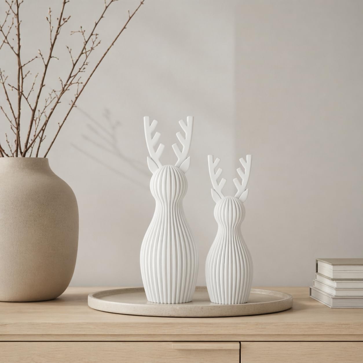 Scandi Japandi Rentier 3D Druck Deko – Minimalistische Hirsch/Elch Dekoration im skandinavischen Design – Gerippte Oberfläche – Moderne Winter- und Weihnachtsdeko (Bordeaux, klein & groß)