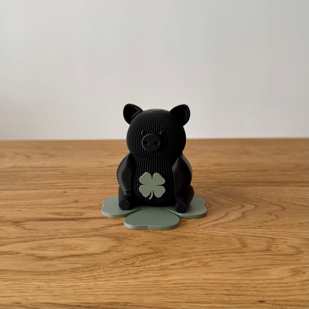 Glücksschwein auf Kleeblatt